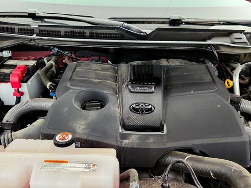Used 2025 Toyota Tundra Platinum AWD/4WD image 23