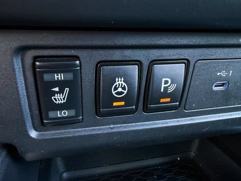 Certified 2023 Nissan Frontier SV w/ SV Premium Package AWD/4WD image 18