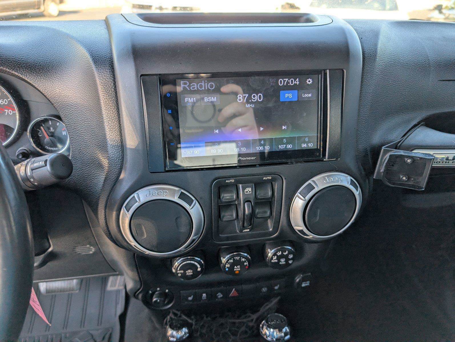 Used 2013 Jeep Wrangler Unlimited Rubicon AWD/4WD image 19