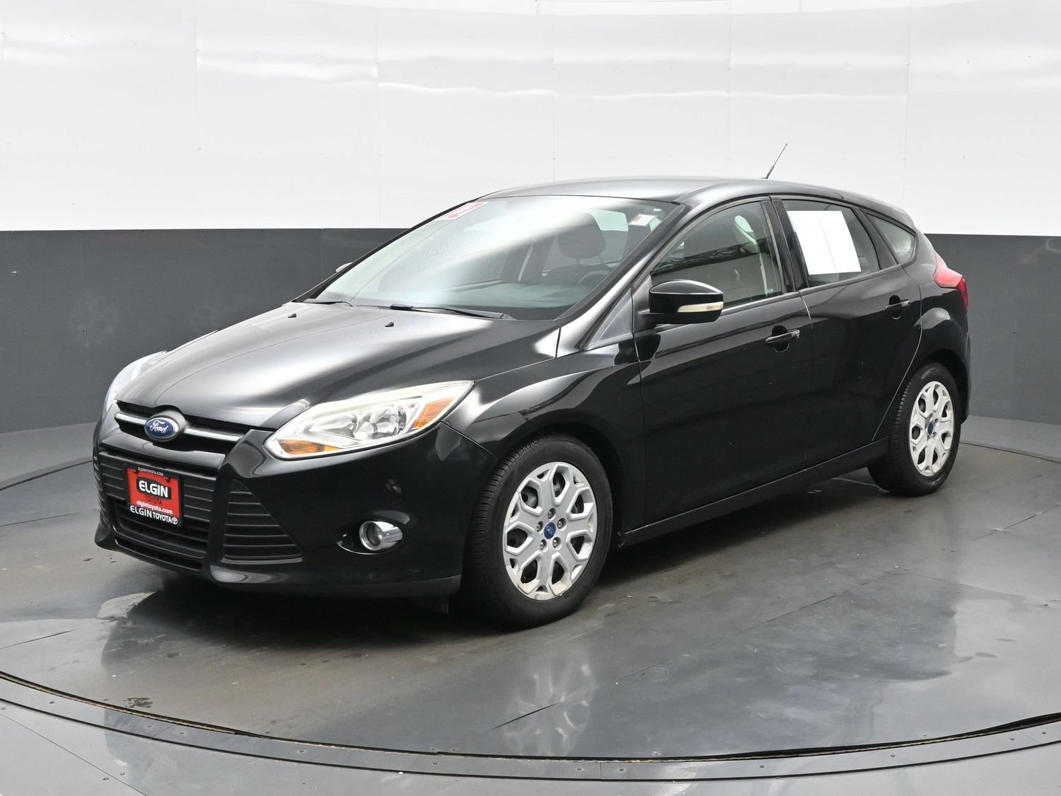Used 2012 Ford Focus SE FWD image 2
