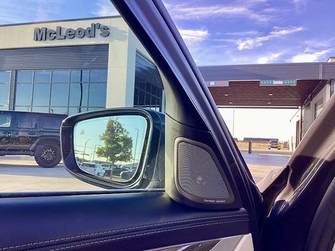 Used 2018 BMW 740i image 13