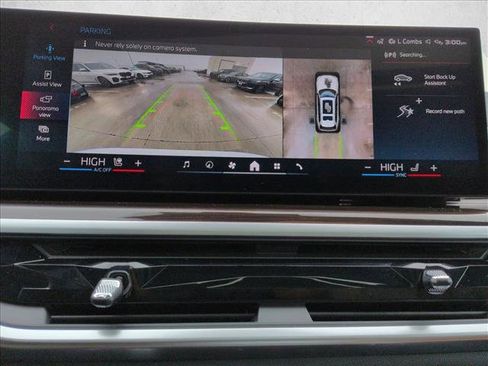 Used 2024 BMW X7 M60i image 14