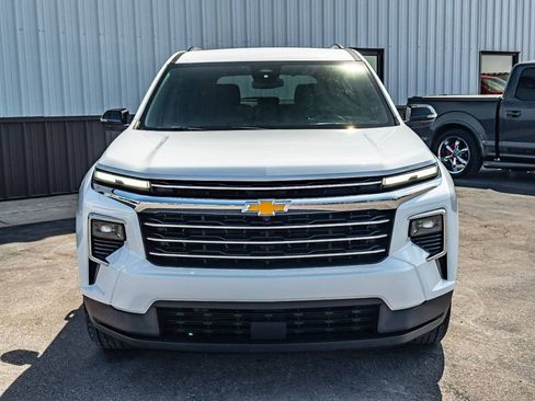Used 2024 Chevrolet Traverse LT image 6