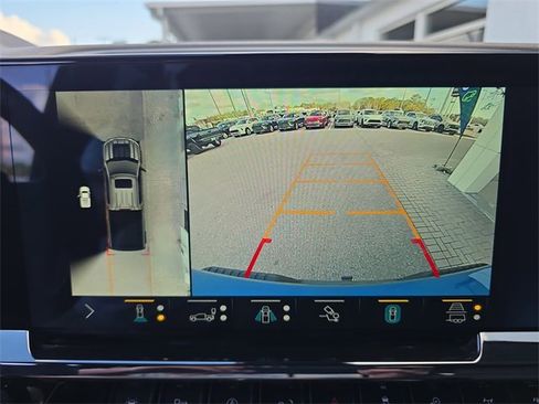 Used 2022 Chevrolet Silverado 1500 ZR2 w/ Technology Package image 21