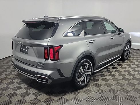 Used 2023 Kia Sorento EX image 4