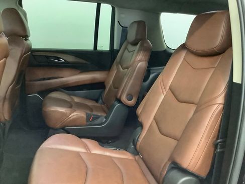 Used 2019 Cadillac Escalade ESV Premium Luxury AWD/4WD image 9