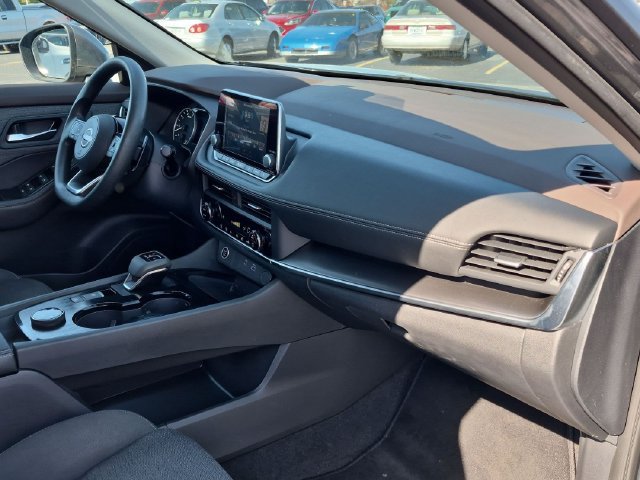 Used 2023 Nissan Rogue SV AWD/4WD image 19