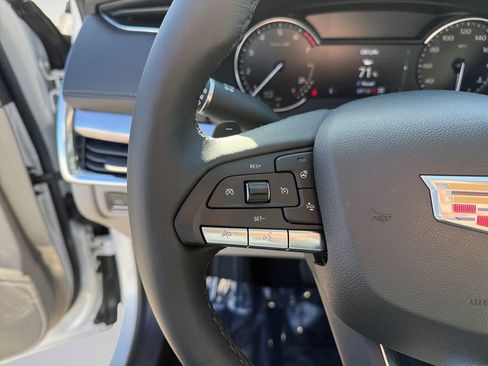 Used 2022 Cadillac XT4 Luxury w/ Cold Weather Package image 19