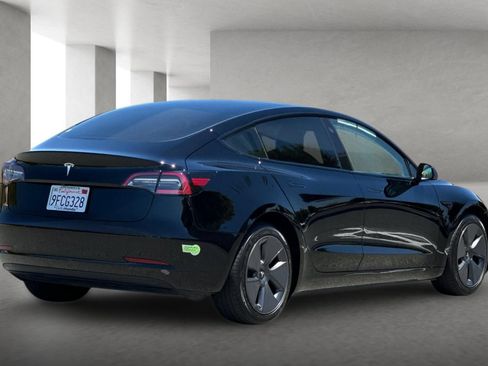 Used 2023 Tesla Model 3 Standard Range RWD image 4