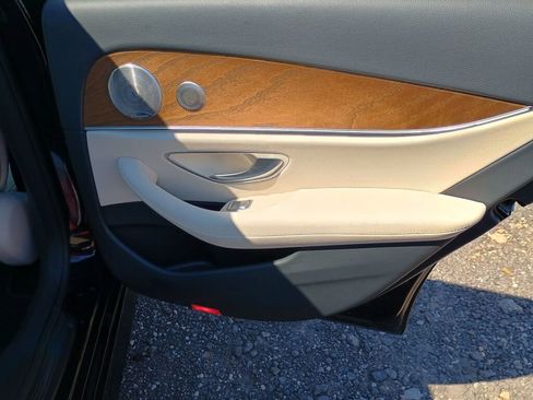 Used 2023 Mercedes-Benz E 350 4MATIC Sedan image 21