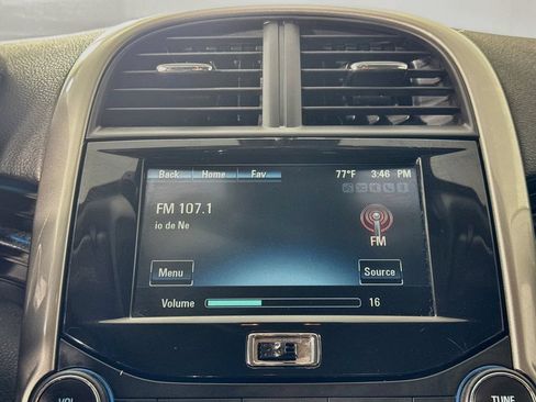 Used 2015 Chevrolet Malibu LT w/ Power Convenience Package FWD image 17