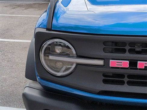 Certified 2022 Ford Bronco Black Diamond image 10