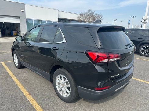 Used 2023 Chevrolet Equinox LT image 3