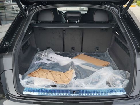 New 2026 Audi SQ8 Prestige AWD/4WD image 11