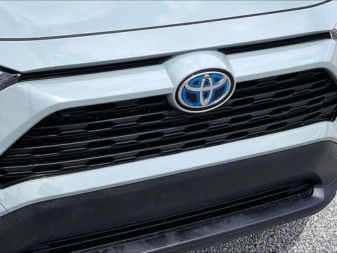 Used 2022 Toyota RAV4 XLE Premium AWD/4WD image 30