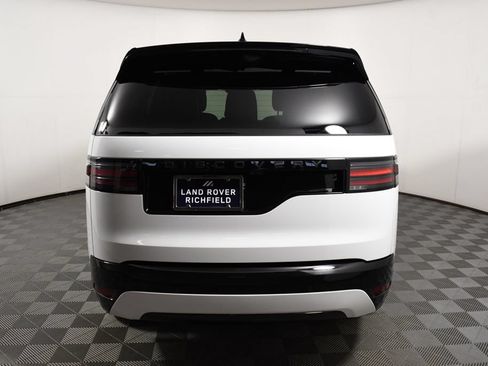 Used 2025 Land Rover Discovery Dynamic SE AWD/4WD image 5