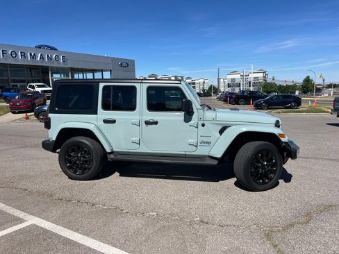 Used 2023 Jeep Wrangler Unlimited Sahara AWD/4WD image 4