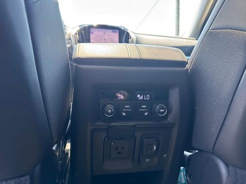 Used 2021 Chevrolet Traverse Premier w/ Redline Edition FWD image 37