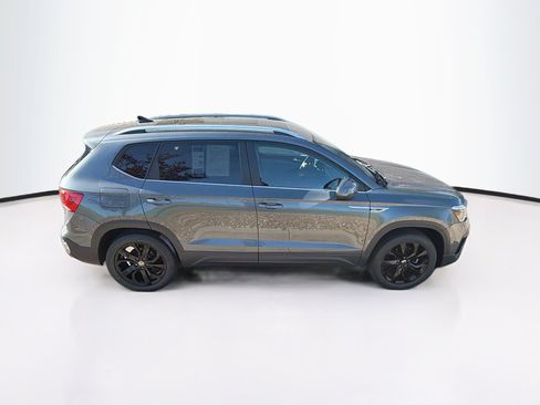 Used 2023 Volkswagen Taos SE w/ Panoramic Sunroof Package AWD/4WD image 10