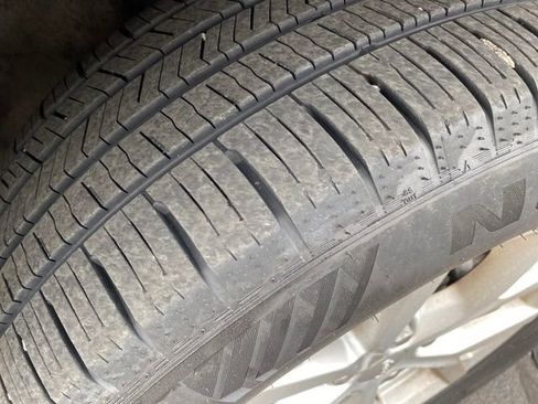 Used 2023 Jeep Grand Cherokee Limited image 22