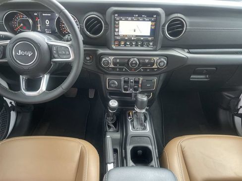 Used 2020 Jeep Wrangler Unlimited Sahara AWD/4WD image 17
