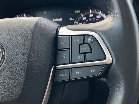 Certified 2024 Toyota Highlander XLE image 19