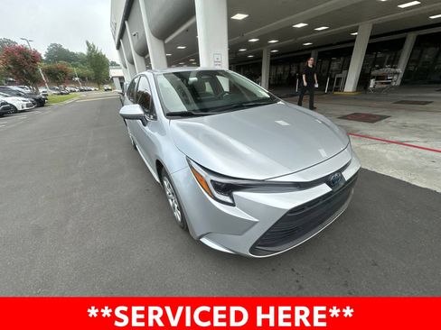 Used 2023 Toyota Corolla LE FWD image 5