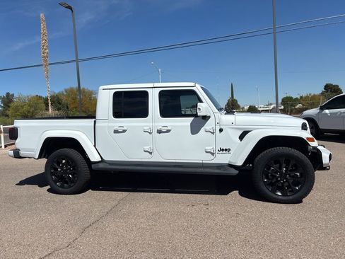 Used 2022 Jeep Gladiator Overland AWD/4WD image 6