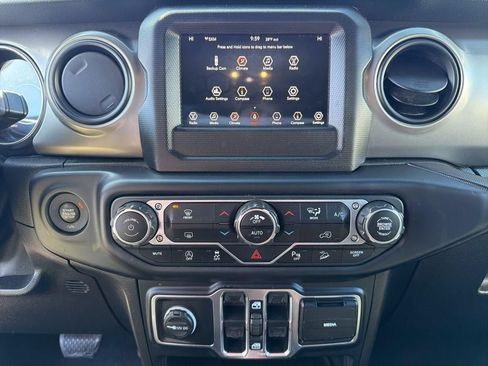 Used 2019 Jeep Wrangler Unlimited Sport S AWD/4WD image 31