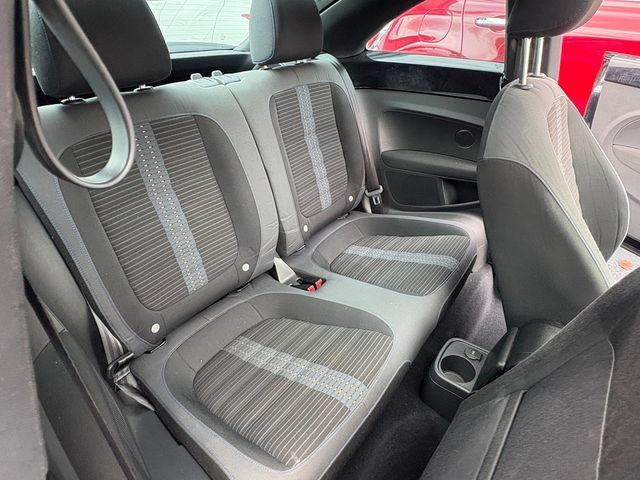 Used 2013 Volkswagen Beetle Turbo FWD image 13