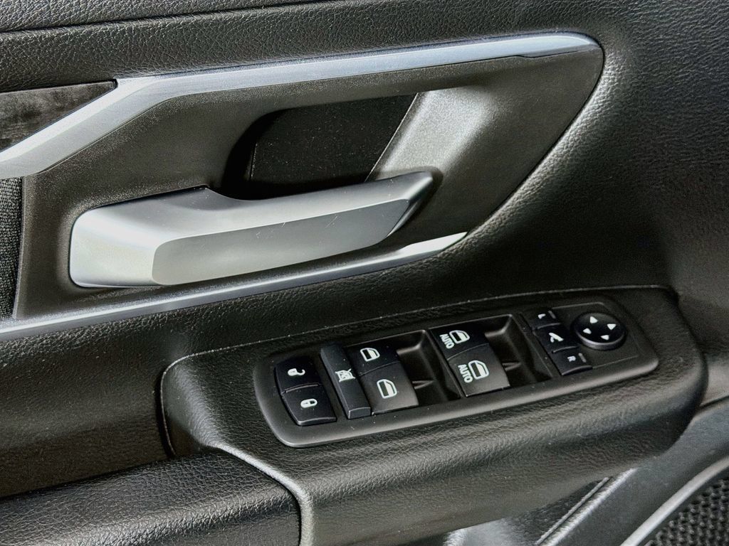 Used 2019 RAM 1500 Big Horn AWD/4WD image 17