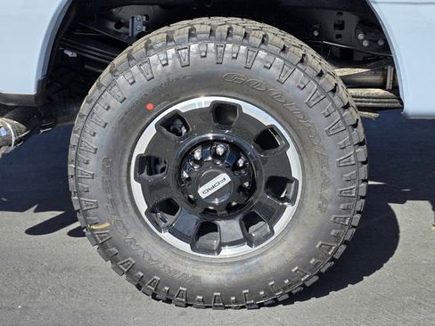 New 2026 Ford F250 Platinum w/ Tremor Off-Road Package AWD/4WD image 9