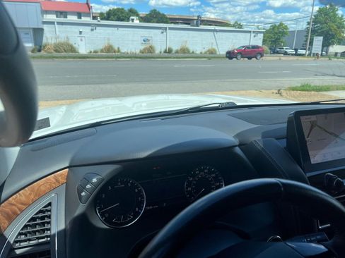 Used 2023 Nissan Armada SL RWD image 39