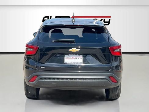Used 2024 Chevrolet Trax LS FWD image 6