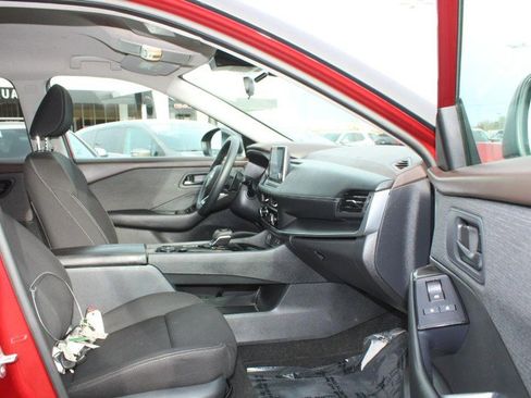 Used 2023 Nissan Rogue S image 12