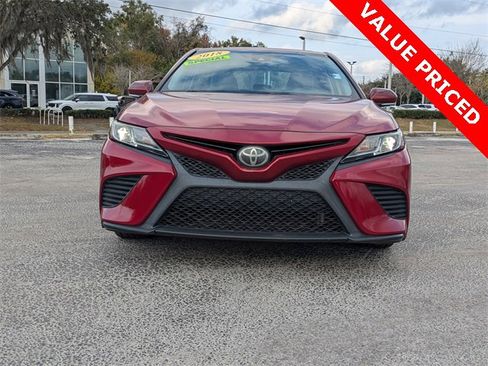 Used 2018 Toyota Camry SE image 9