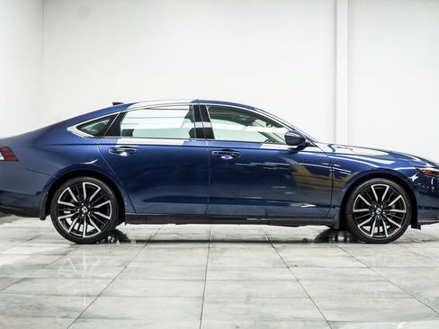 Used 2023 Honda Accord Touring image 7