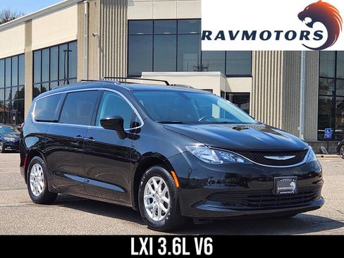 Used 2020 Chrysler Voyager Lxi image 1