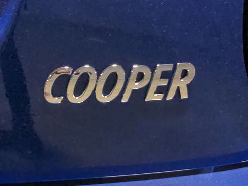 Used 2019 MINI Cooper 2-Door Hardtop image 12