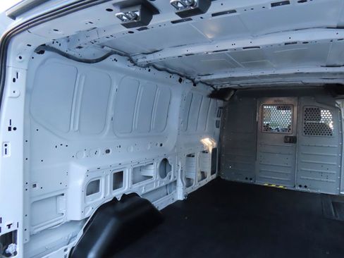Used 2019 Ford Transit 250 148 Low Roof RWD image 6