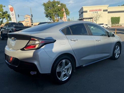 Used 2017 Chevrolet Volt LT FWD image 11