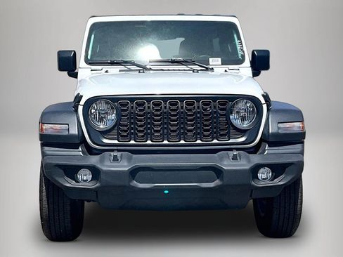 Used 2025 Jeep Wrangler Unlimited Sport AWD/4WD image 2