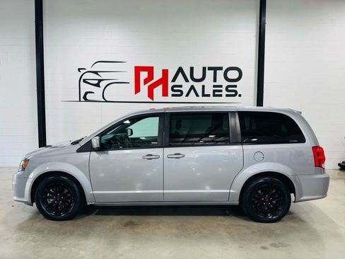 Used 2019 Dodge Grand Caravan GT image 1