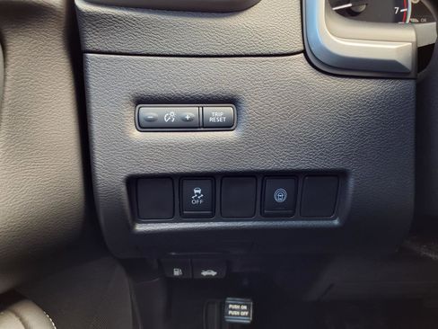 Used 2022 Nissan Murano SV w/ SV Midnight Edition Package FWD image 9