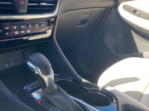 Used 2025 Buick Encore GX Avenir image 20