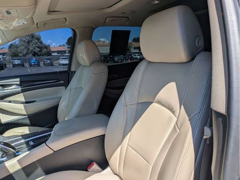Used 2019 Buick Enclave Essence AWD/4WD image 13