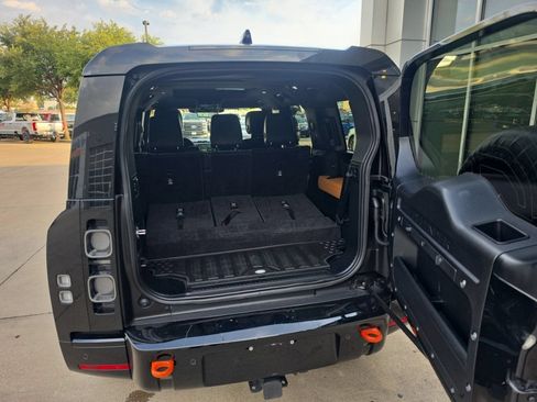 Used 2023 Land Rover Defender 130 X AWD/4WD image 7