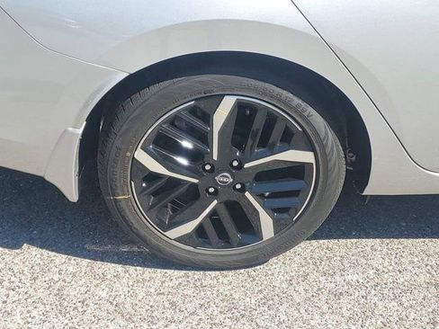 New 2025 Nissan Versa SR w/ Trunk Package image 3