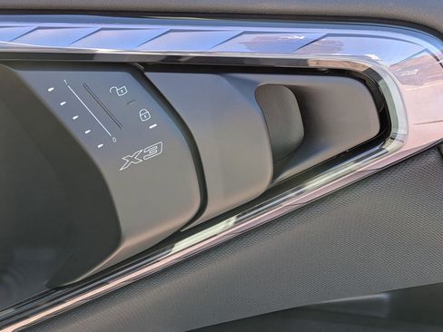 Used 2025 BMW X3 xDrive30i w/ Convenience Package image 34