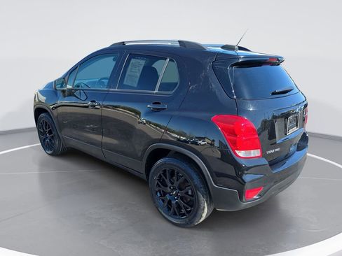 Used 2021 Chevrolet Trax LT w/ Midnight Edition AWD/4WD image 6